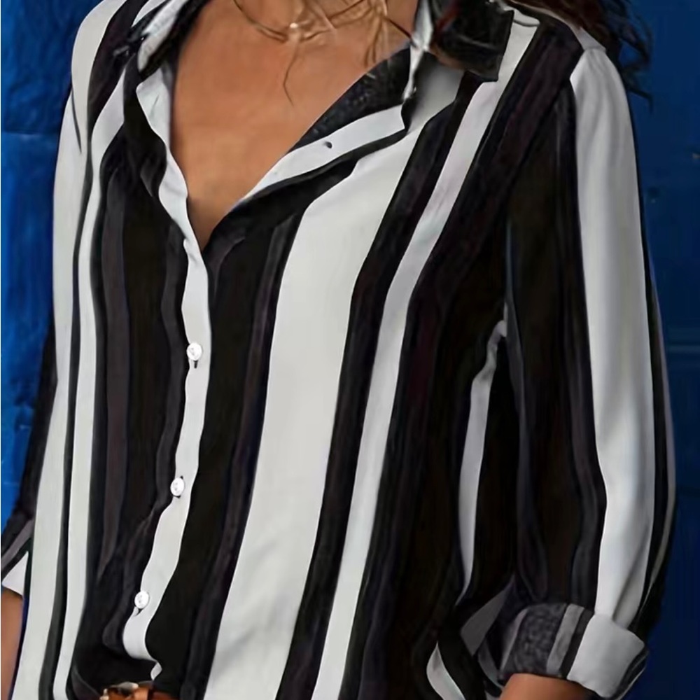 NEW  BLACK AND WHITE STRIPE SHIRT SIZE 8/10